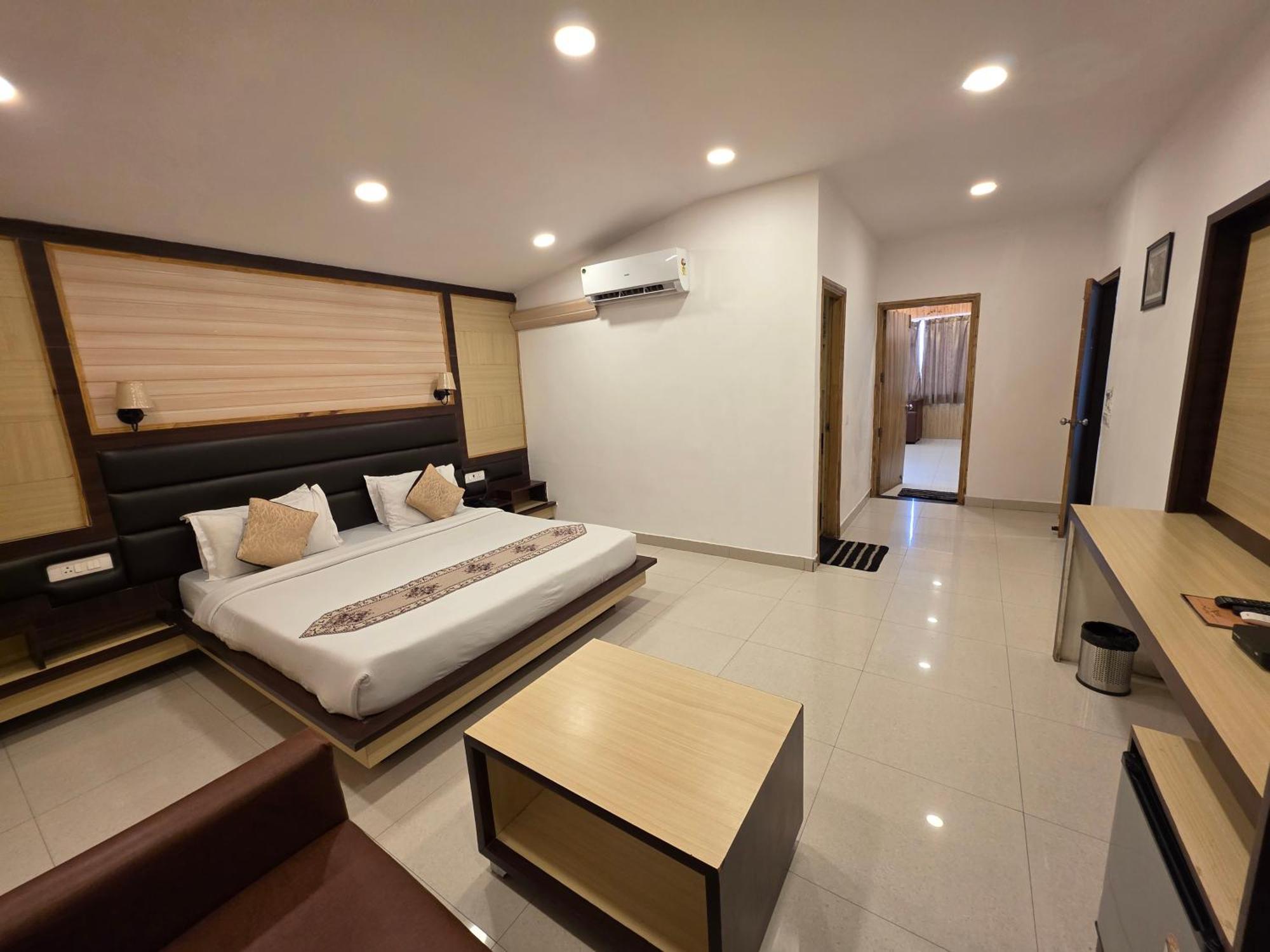 Hotel Rajpur Heights Dehradun Extérieur photo